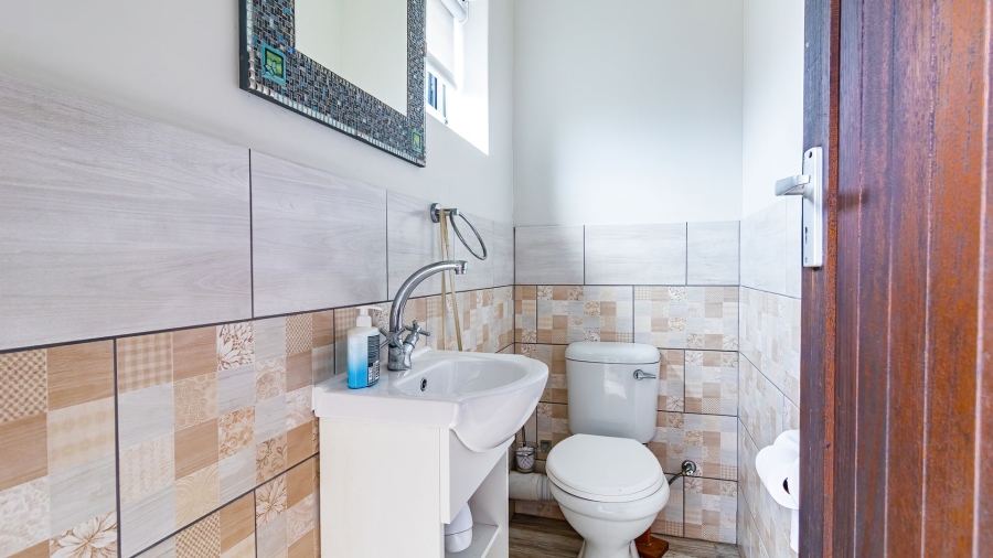 3 Bedroom Property for Sale in Yzerfontein Western Cape